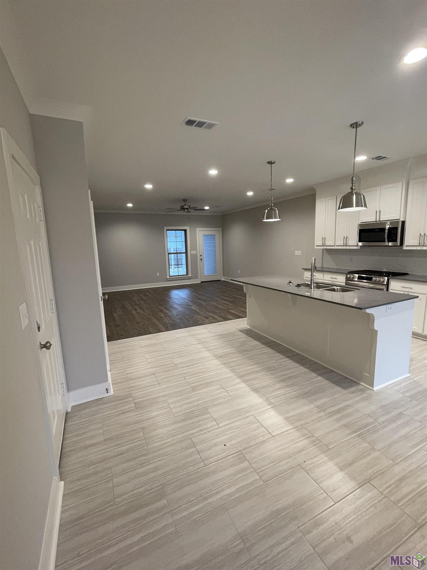 15523 Fieldside Avenue Baton Rouge, LA 70816 - Photo 4 of 21 Gallery Image 4