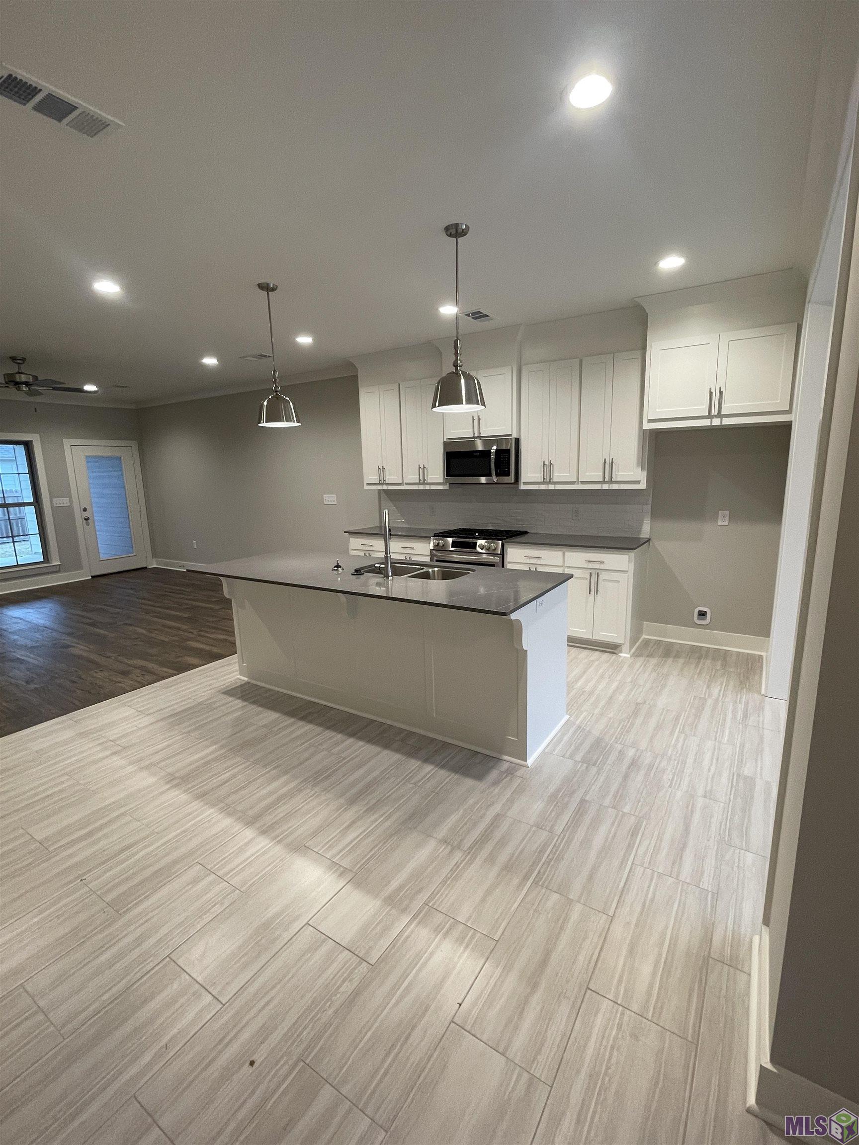 15523 Fieldside Avenue Baton Rouge, LA 70816 - Photo 5 of 21 Gallery Image 5