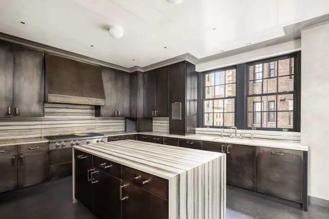 $17,000,000 | 1030 5th Avenue, Unit 8W | Upper East Side