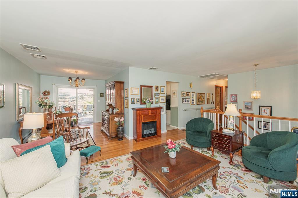 103 Cedar Road Ringwood, NJ 07456 - Photo 3 of 26