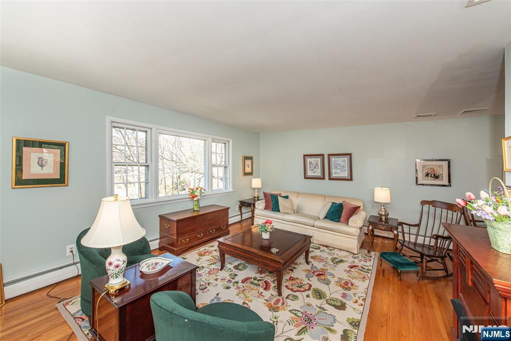 103 Cedar Road Ringwood, NJ 07456 - Photo 4 of 26