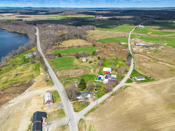 $59,500 | 1.3 River Road, Waterville, ME 04901