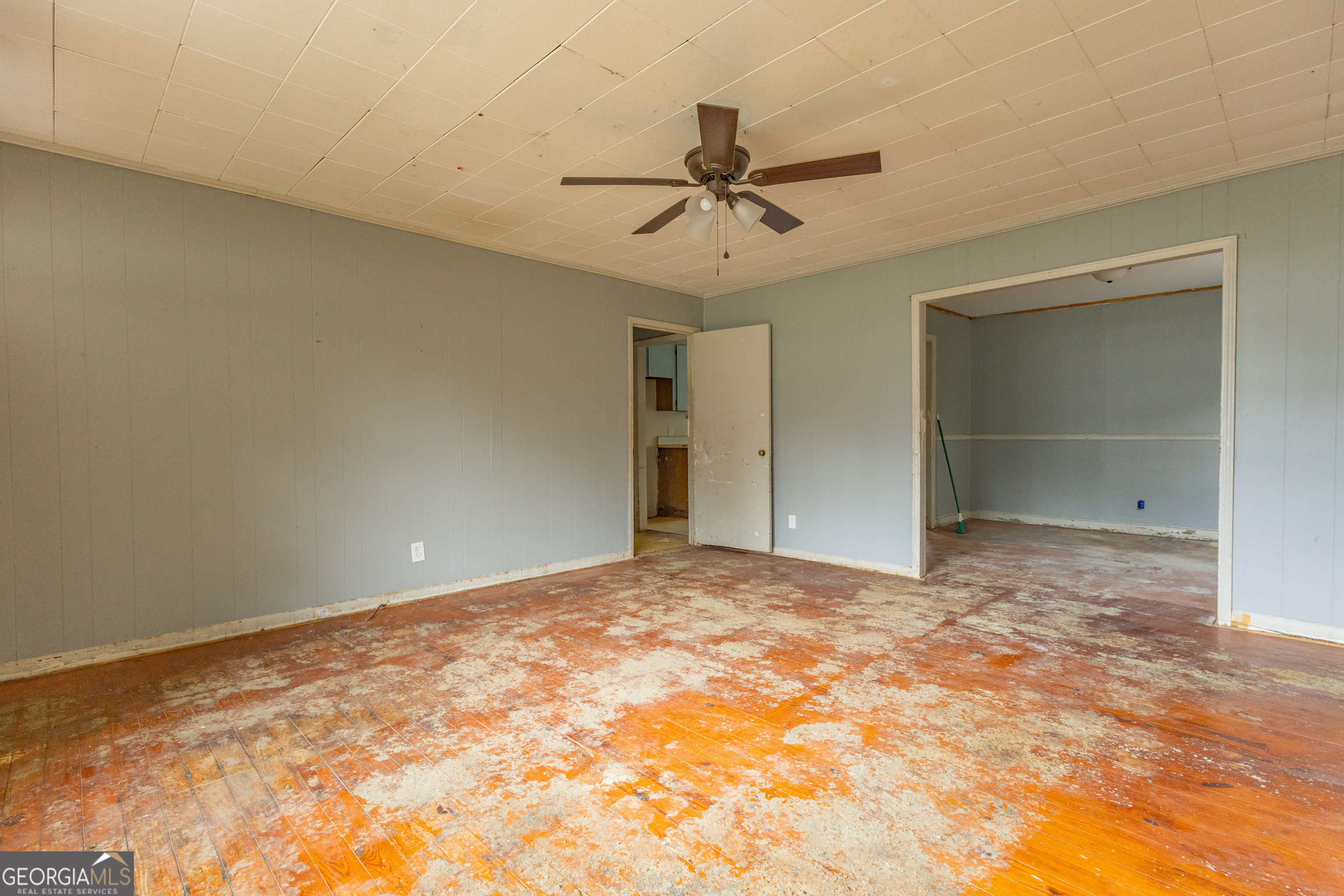 2165 Griffin Road Macon, GA 31216 - Photo 8 of 21 a view of an empty room