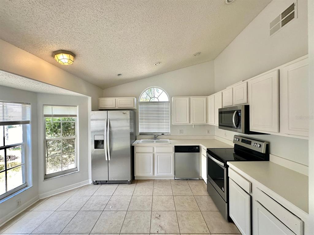 4718 Prairie Point Boulevard Kissimmee, FL 34746 - Photo 5 of 15