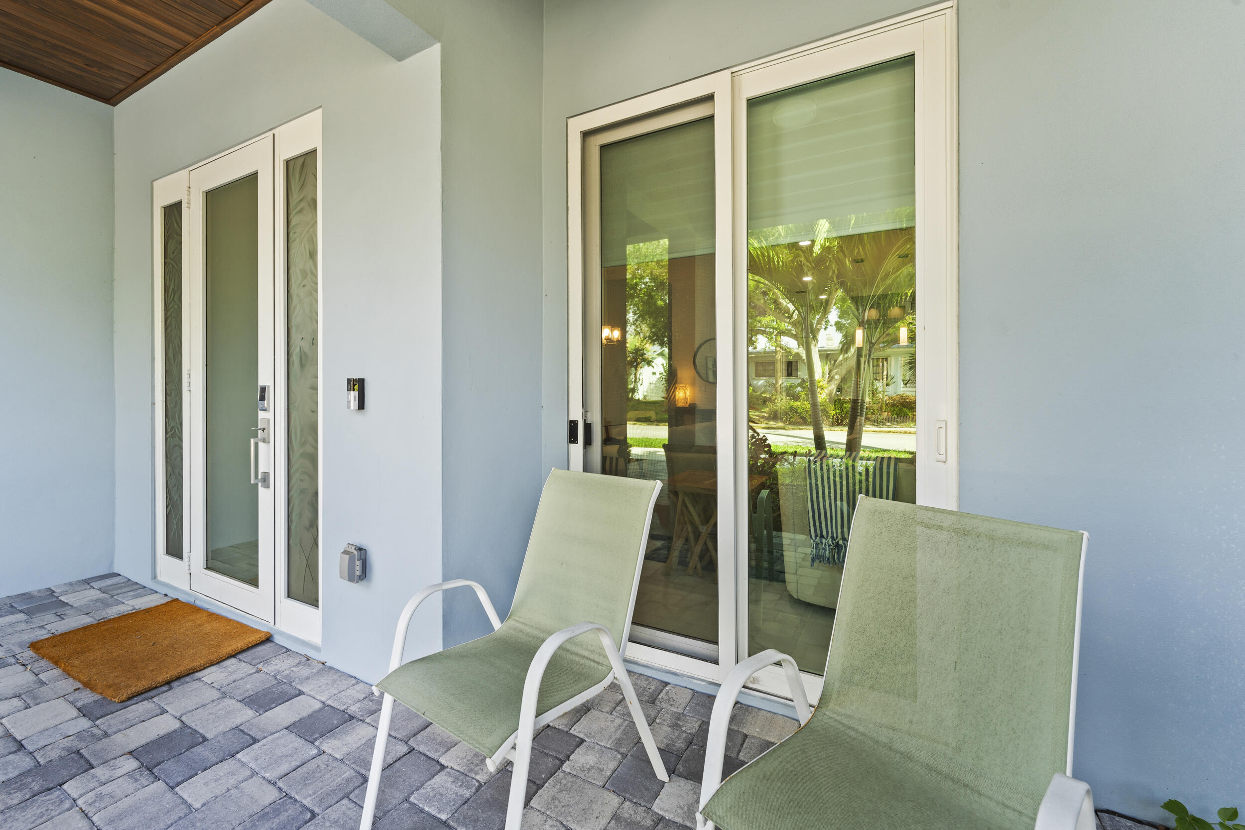 4692 Southeast Manatee Terrace Stuart, FL 34997 - Photo 26 of 47 a view of a room with table and chair