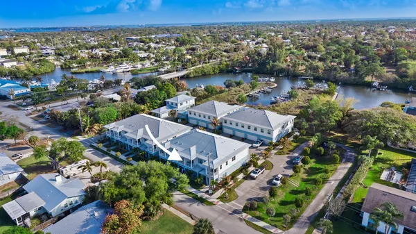 $795,000 | 4692 Southeast Manatee Terrace, Stuart, FL 34997