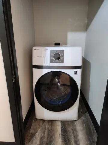 $1,295 | 200 West College Avenue, Appleton, WI 54911