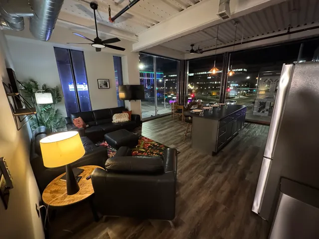 $1,295 | 200 West College Avenue, Appleton, WI 54911