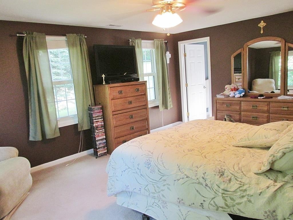 28 Meadowbrook Road Auburn, MA 01501 - Photo 11 of 21 Gallery Image 11