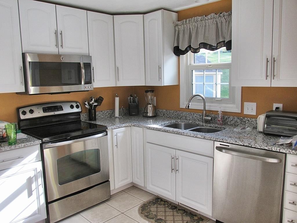 28 Meadowbrook Road Auburn, MA 01501 - Photo 5 of 21 Gallery Image 5