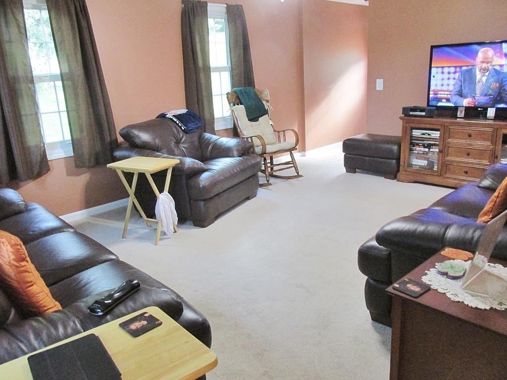 28 Meadowbrook Road Auburn, MA 01501 - Photo 7 of 21 Gallery Image 7