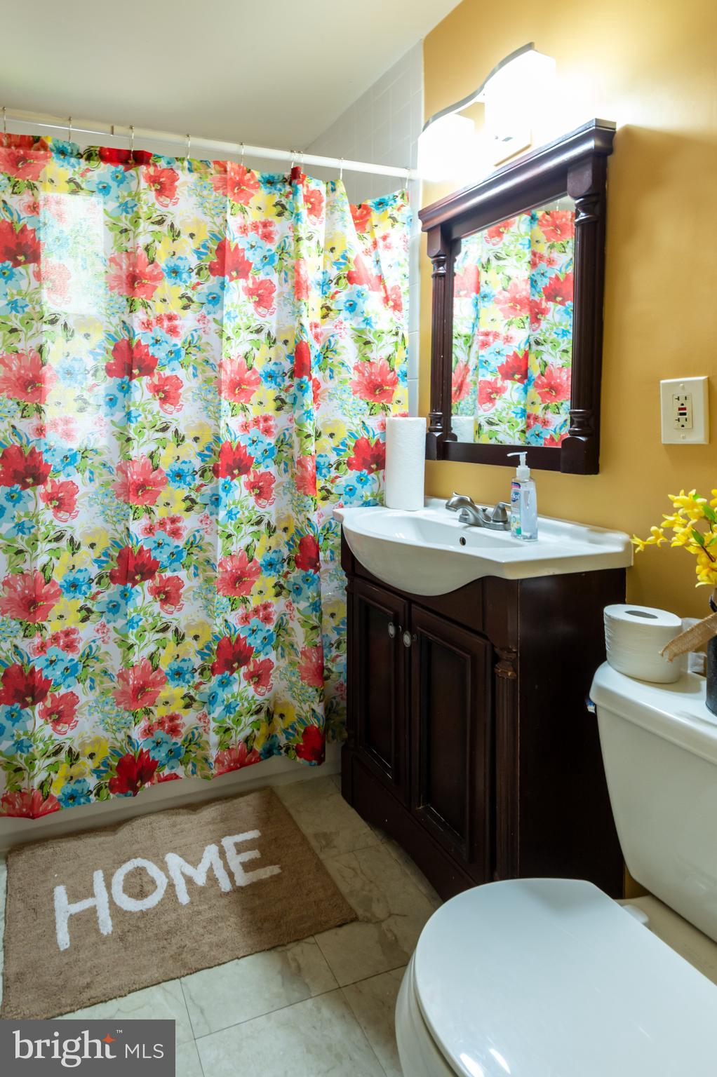 4324 2nd Road North, Unit 43242 Arlington, VA 22203 - Photo 11 of 13 Bathroom
