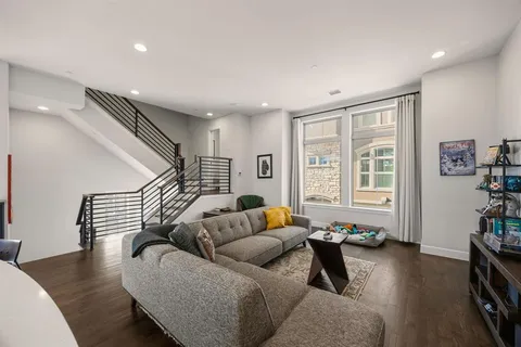 $695,000 | 730 Spanish Oaks Place, Dallas, TX 75204