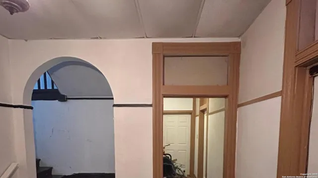 $350,000 | 1915 North Interstate 35, San Antonio, TX 78208