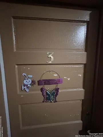 $350,000 | 1915 North Interstate 35, San Antonio, TX 78208