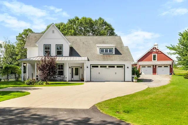 $1,299,000 | 4588 North 14th Highway, Greer, SC 29651