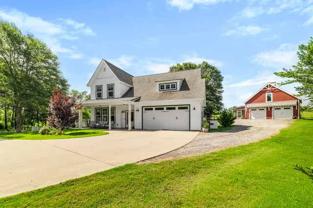 $1,299,000 | 4588 North 14th Highway, Greer, SC 29651