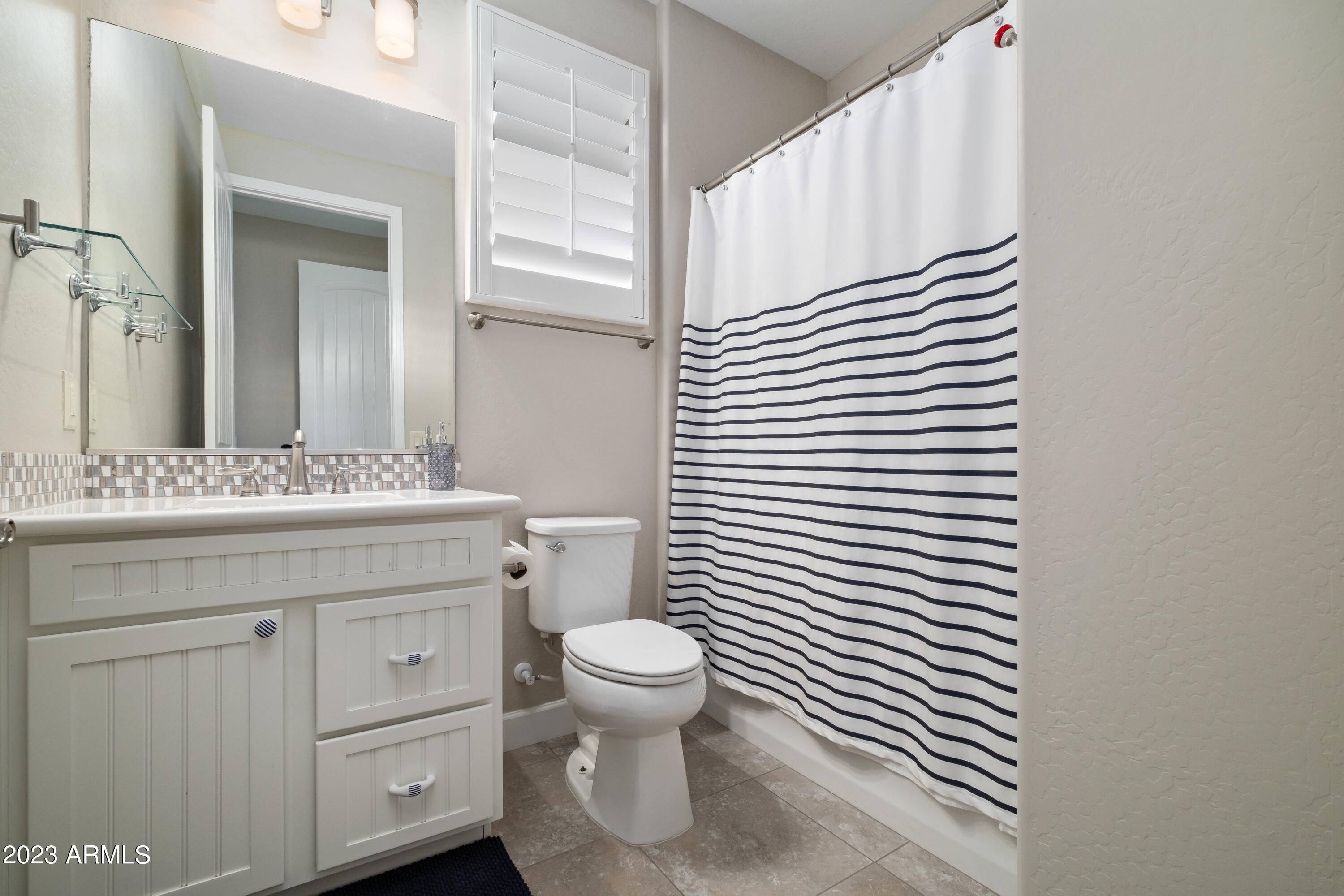 16946 West Almeria Road Goodyear, AZ 85395 - Photo 27 of 57 Guest Full Bathroom