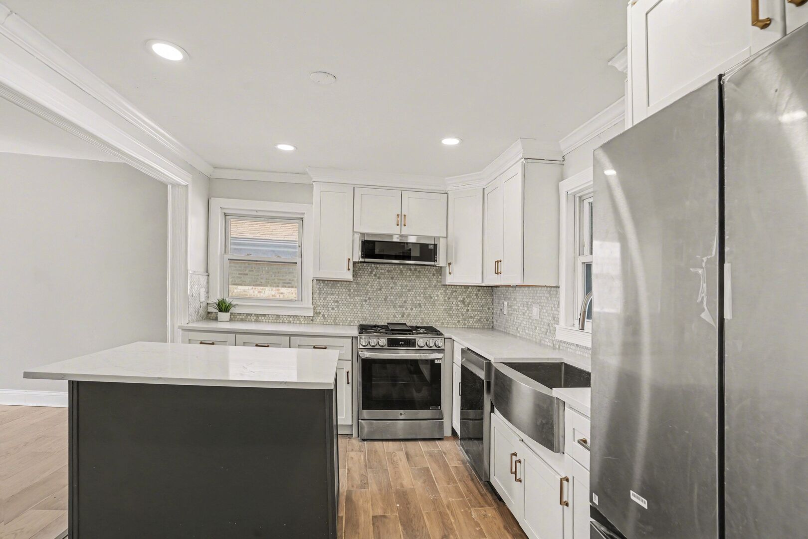 6044 Washington Street Chicago Ridge, IL 60415 - Photo 4 of 24 Gallery Image 4