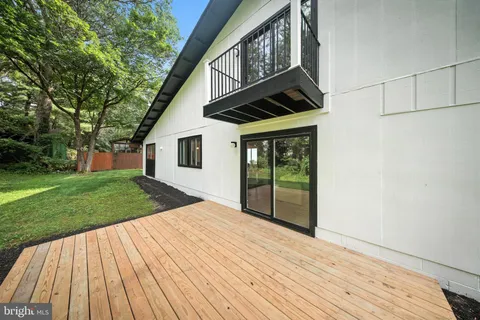 $999,888 | 5503 Fireside Court, Fairfax, VA 22032