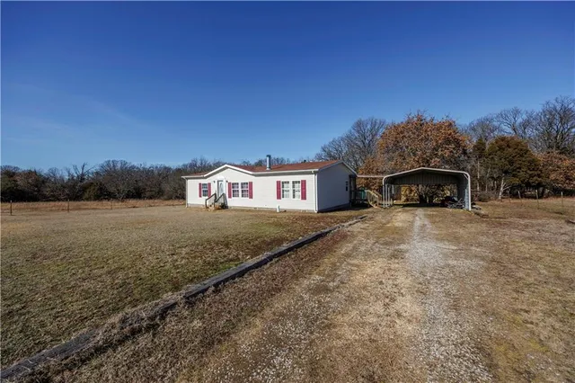 $193,000 | 1818 County Road 3700, Unit B, Coffeyville, KS 67337