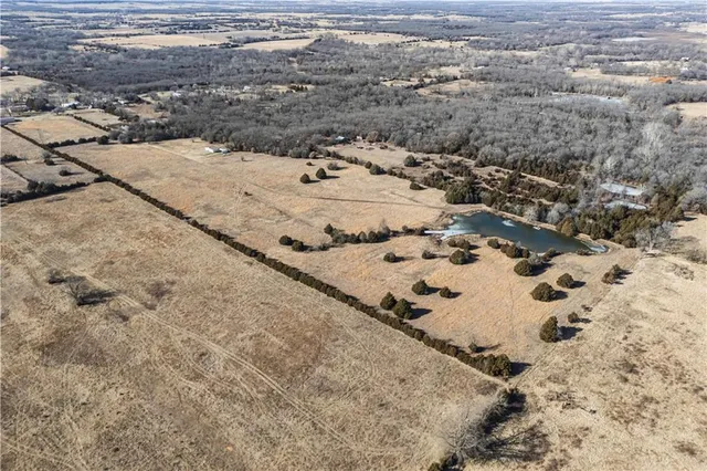 $193,000 | 1818 County Road 3700, Unit B, Coffeyville, KS 67337