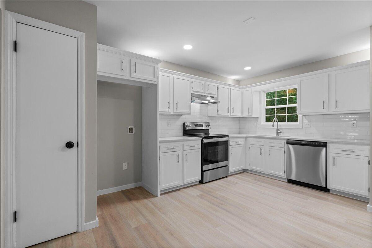 113 Iron Road Summerville, SC 29486 - Photo 10 of 29 12-SNY02764_1