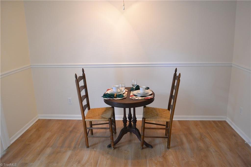 5735 Bramblegate Road Greensboro, NC 27409 - Photo 11 of 20 Dining Area