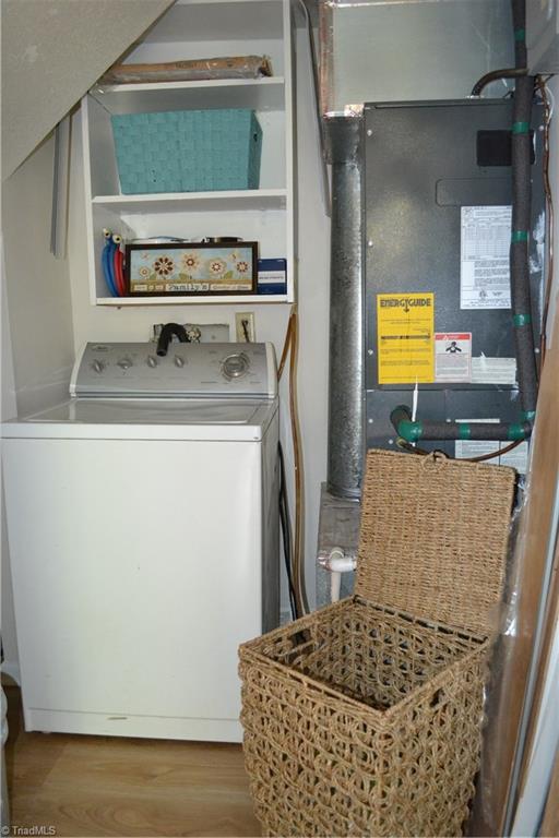 5735 Bramblegate Road Greensboro, NC 27409 - Photo 19 of 20 Laundry Room