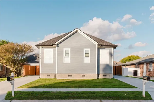 $419,000 | 8509-11 Regiment Drive, Chalmette, LA 70043