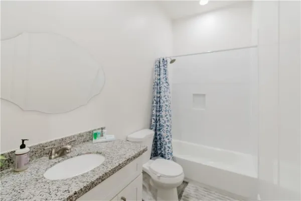 $419,000 | 8509-11 Regiment Drive, Chalmette, LA 70043