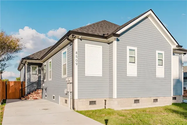 $419,000 | 8509-11 Regiment Drive, Chalmette, LA 70043