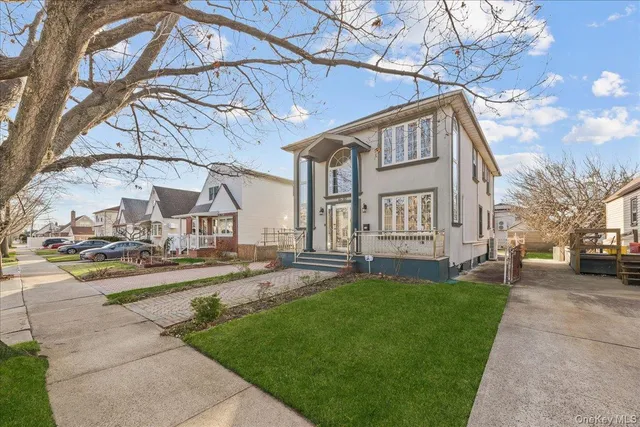 $1,348,000 | 81-32 265th Street | Floral Park