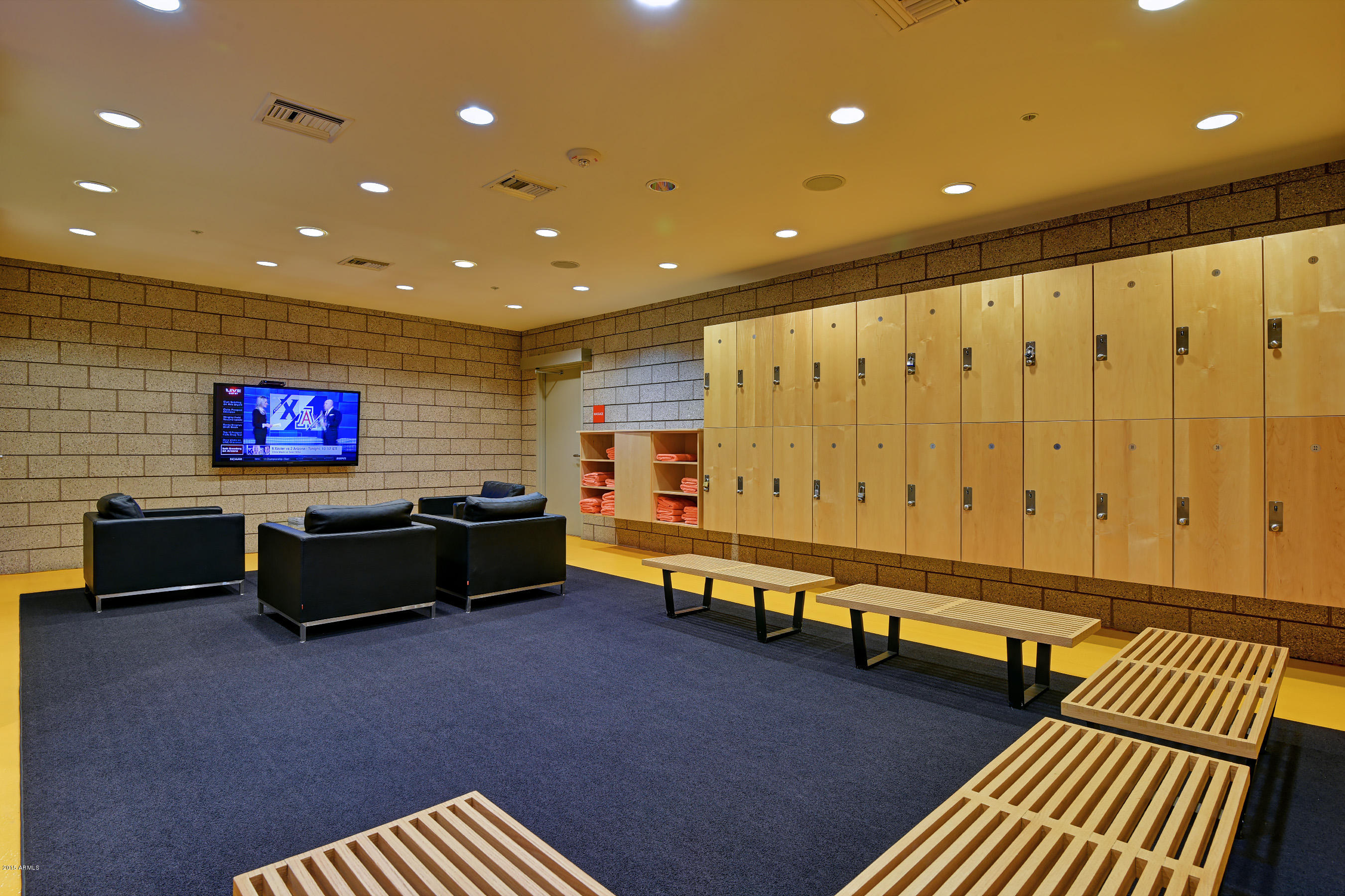 6895 East Camelback Road, Unit 4021 Scottsdale, AZ 85251 - Photo 7 of 16 Amenities - Locker Rooms