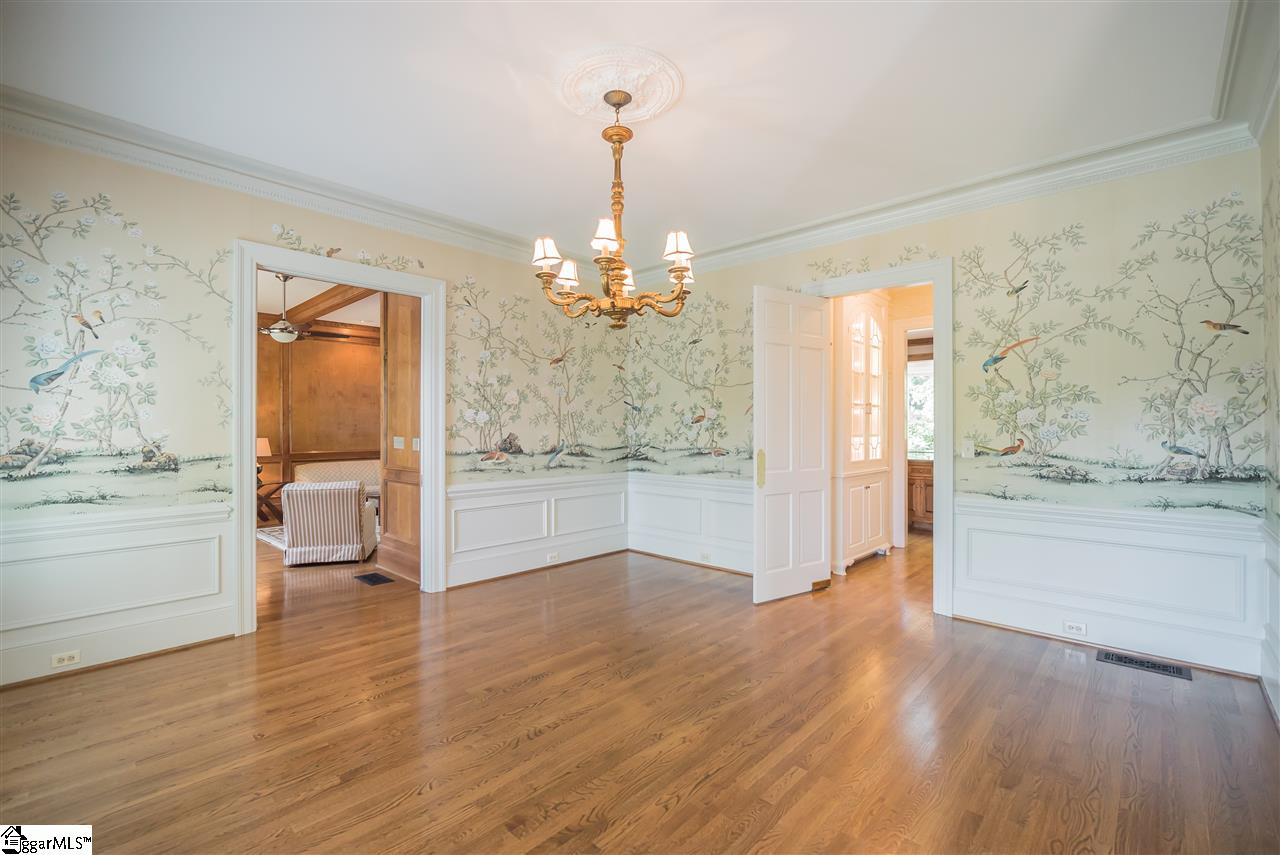 171 Chapman Road Greenville, SC 29605 - Photo 4 of 34 Chandelier does NOT convey