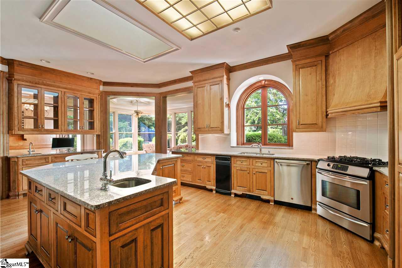 171 Chapman Road Greenville, SC 29605 - Photo 8 of 34 Stainless Appliances
