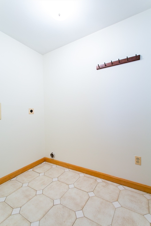 1102 E Road Warren, MA 01585 - Photo 21 of 33 Gallery Image 21