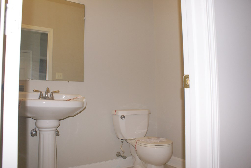621 Kingston Road Grovetown, GA 30813 - Photo 8 of 22 HALF BATH