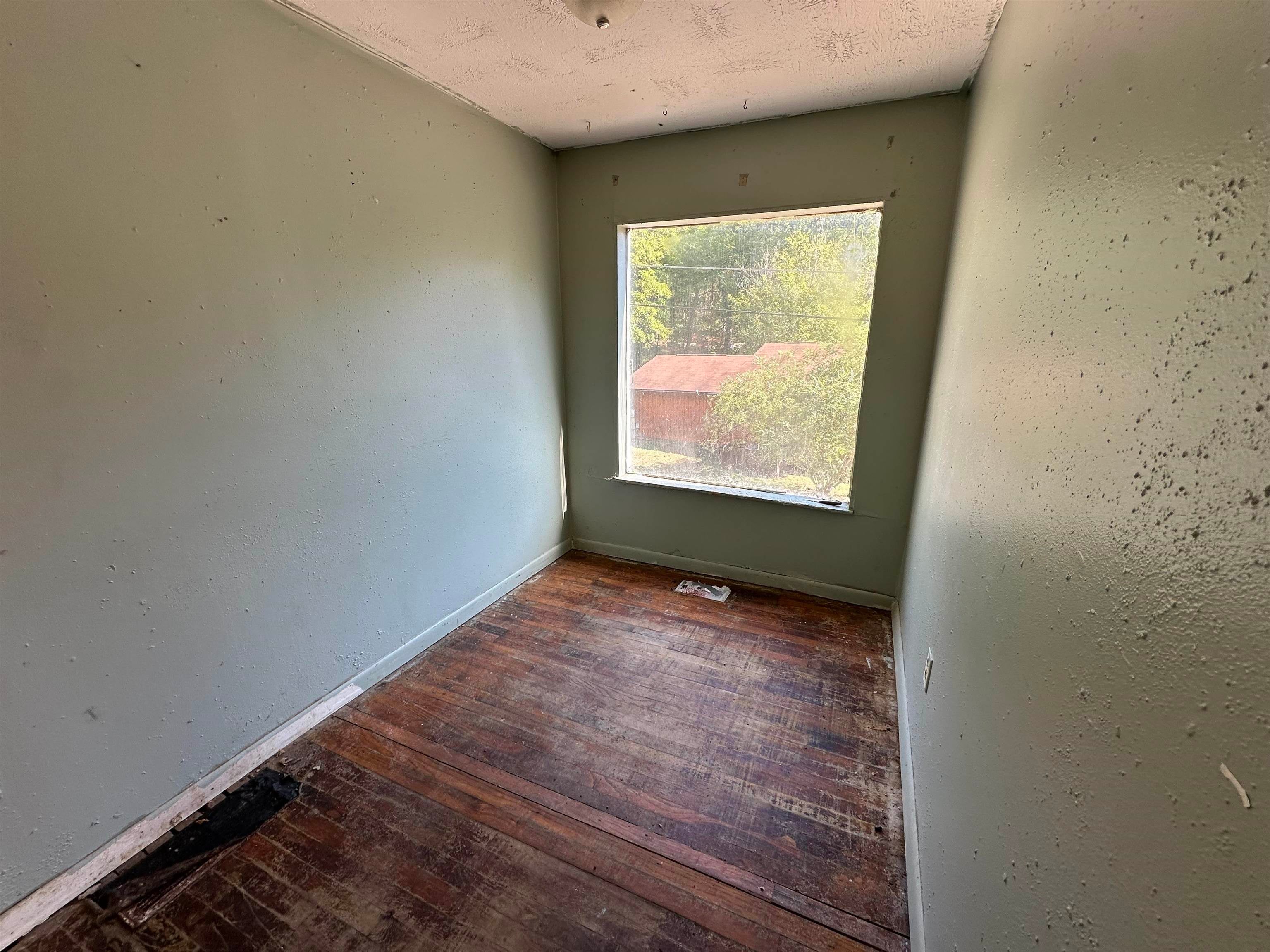 800 Roby Road Huntington, WV 25705 - Photo 3 of 10 Gallery Image 3