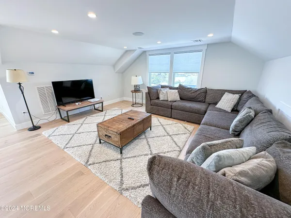 $22,000 | 520 Normandy Drive, Unit WKLY SUMMER RENTAL, Mantoloking, NJ 08738