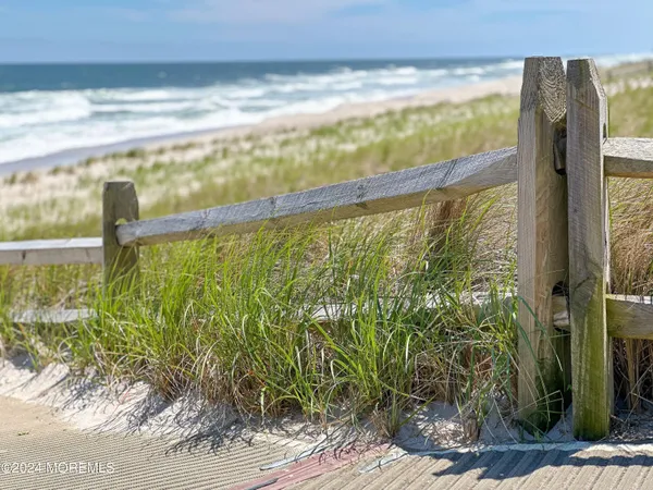 $22,000 | 520 Normandy Drive, Unit WKLY SUMMER RENTAL, Mantoloking, NJ 08738