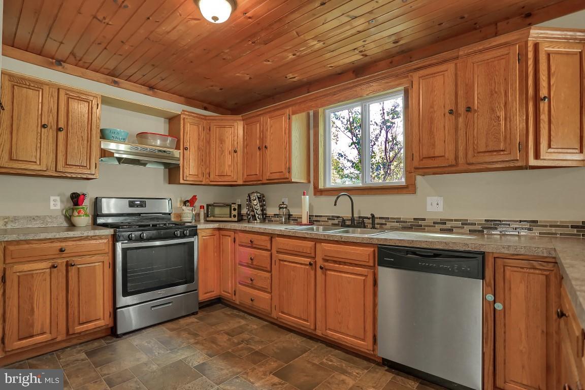 92 Jasmine Road Delta, PA 17314 - Photo 7 of 38 Gallery Image 7