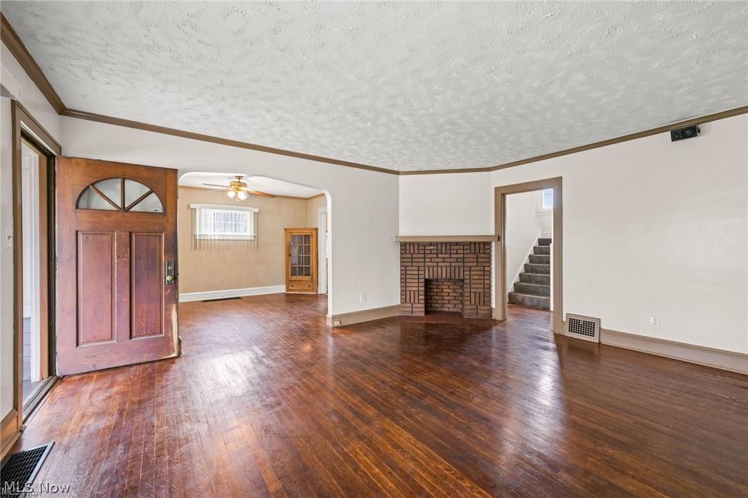 11715 Rutland Avenue Cleveland, OH 44108 - Photo 5 of 31