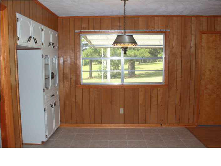 1074 West Parks Road Raymond, MS 39154 - Photo 19 of 37 Breakfast Area