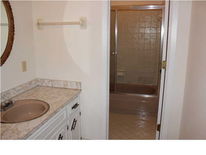 1074 West Parks Road Raymond, MS 39154 - Photo 29 of 37 2nd Bath