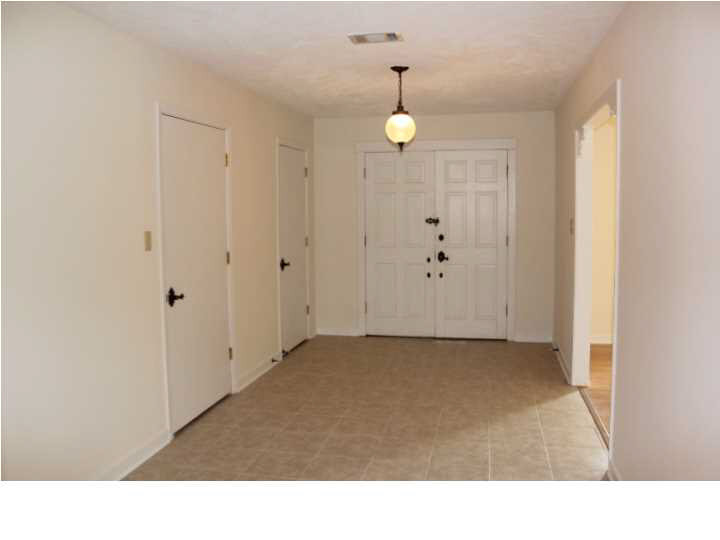 1074 West Parks Road Raymond, MS 39154 - Photo 9 of 37 Foyer