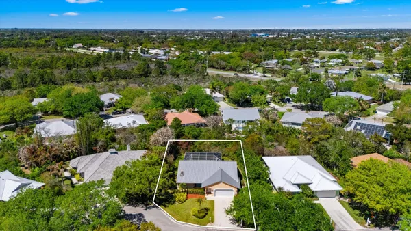 $700,000 | 5040 Southeast Bent Wood Drive, Stuart, FL 34997