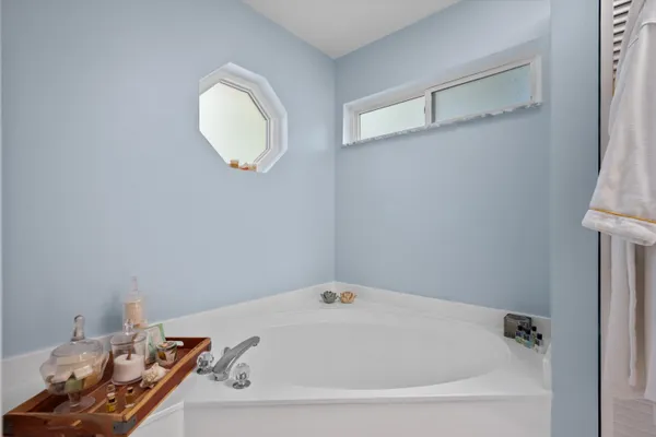 $700,000 | 5040 Southeast Bent Wood Drive, Stuart, FL 34997