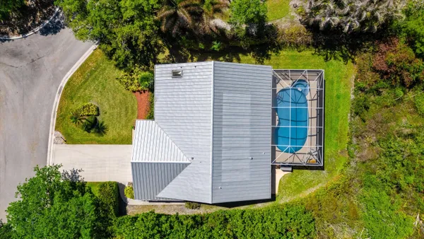 $700,000 | 5040 Southeast Bent Wood Drive, Stuart, FL 34997