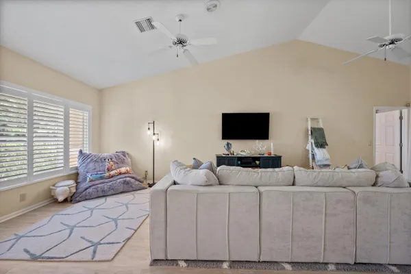 $700,000 | 5040 Southeast Bent Wood Drive, Stuart, FL 34997